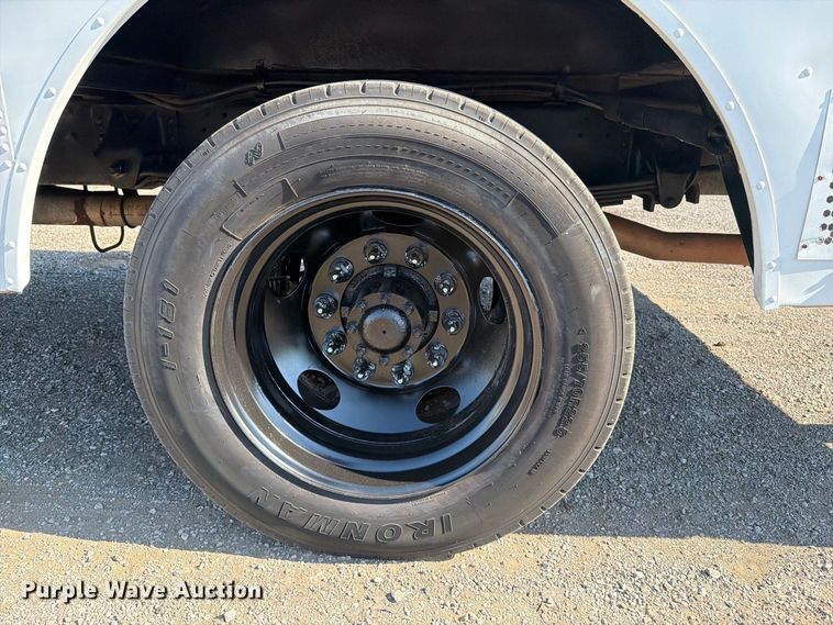 image for item FB5071 2000 Chevrolet B7 school bus