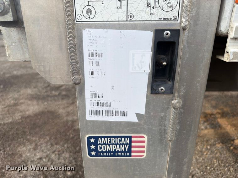 image for item FB5083 2019 Ford F750 Super Duty box truck