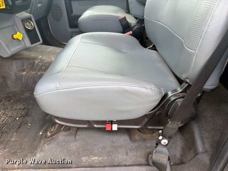 image for item FB5083 2019 Ford F750 Super Duty box truck