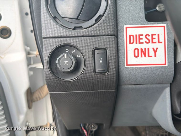 image for item FB5083 2019 Ford F750 Super Duty box truck