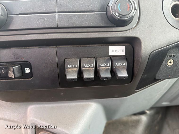 image for item FB5083 2019 Ford F750 Super Duty box truck