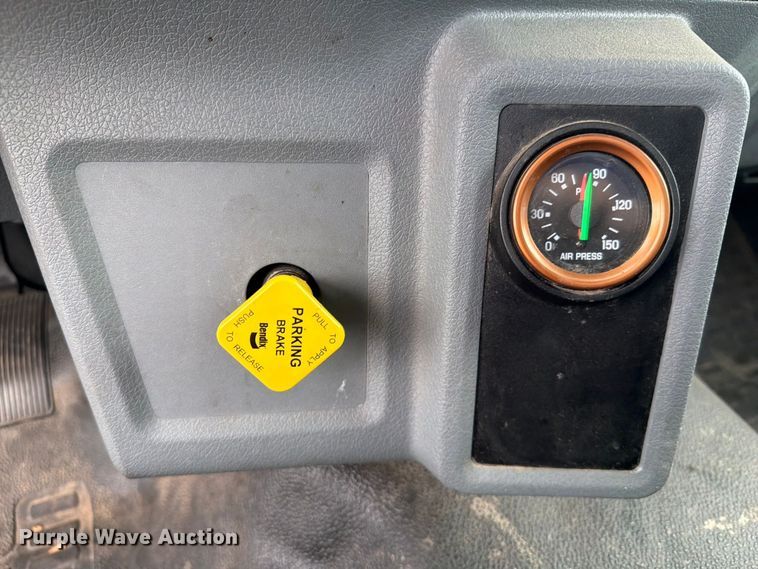 image for item FB5083 2019 Ford F750 Super Duty box truck