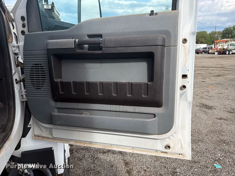image for item FB5083 2019 Ford F750 Super Duty box truck