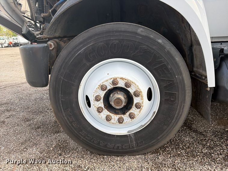 image for item FB5083 2019 Ford F750 Super Duty box truck