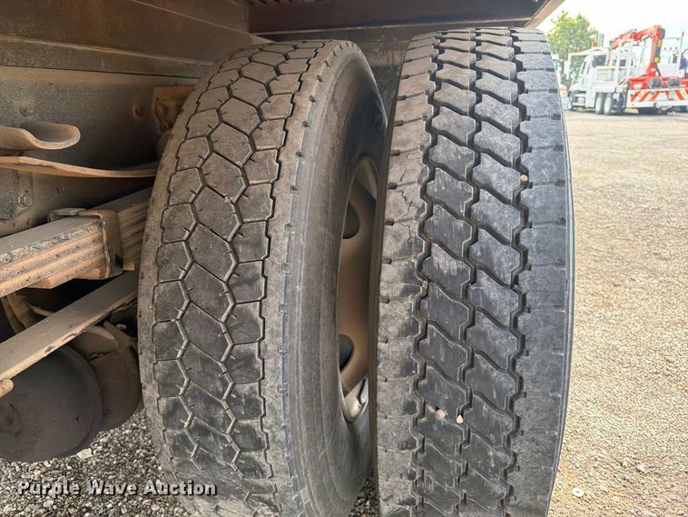 image for item FB5083 2019 Ford F750 Super Duty box truck