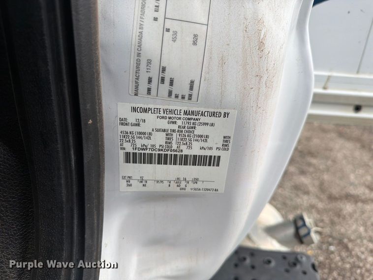 image for item FB5083 2019 Ford F750 Super Duty box truck