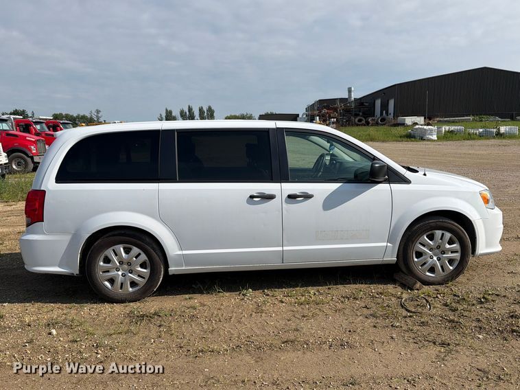 image for item FB5893 2019 Dodge Grand Caravan van
