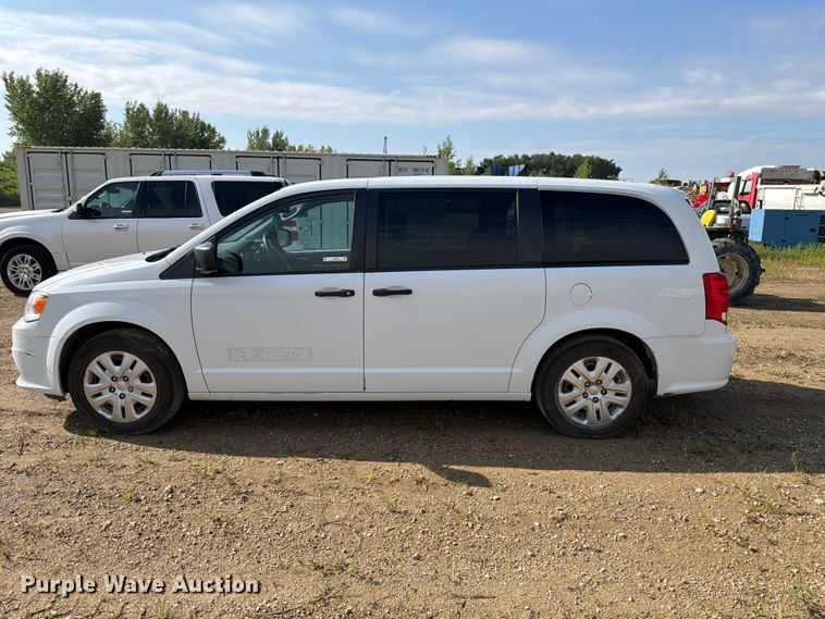 image for item FB5893 2019 Dodge Grand Caravan van
