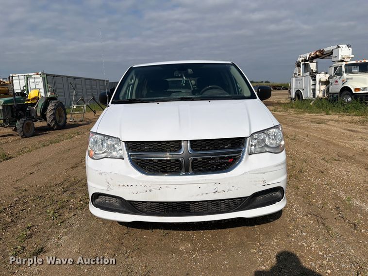 image for item FB5893 2019 Dodge Grand Caravan van