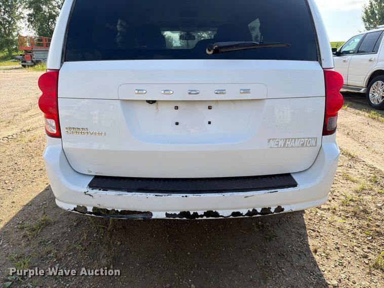 image for item FB5893 2019 Dodge Grand Caravan van