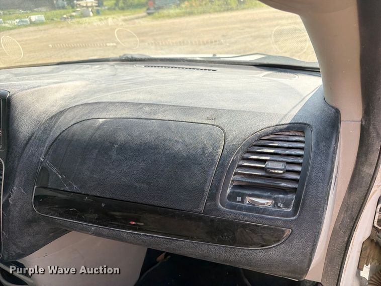image for item FB5893 2019 Dodge Grand Caravan van