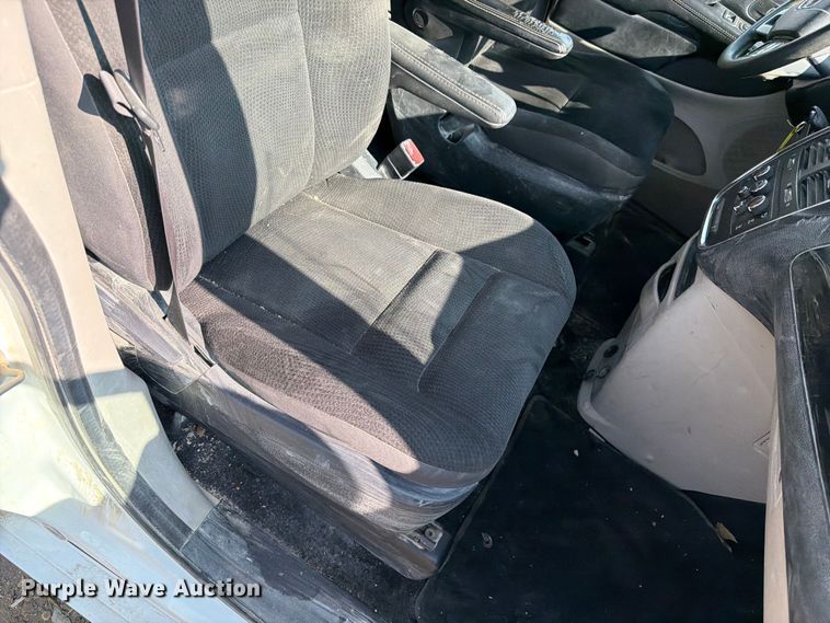 image for item FB5893 2019 Dodge Grand Caravan van