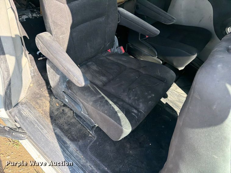 image for item FB5893 2019 Dodge Grand Caravan van