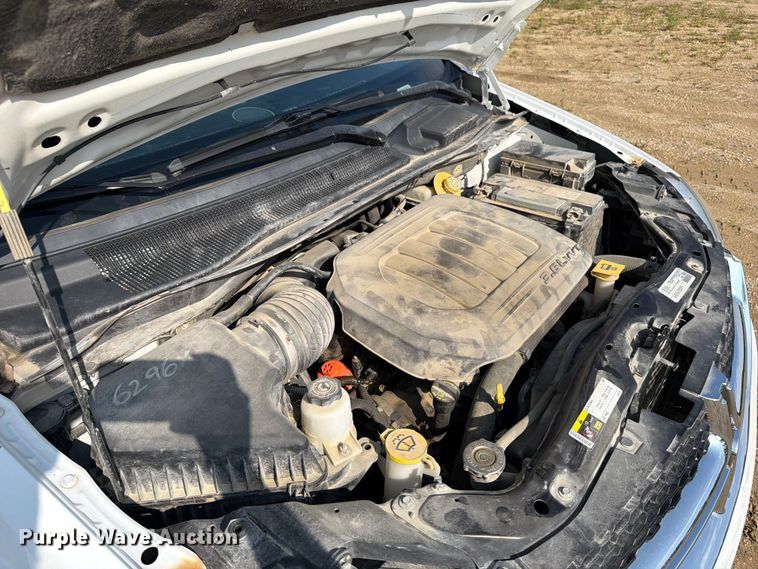 image for item FB5893 2019 Dodge Grand Caravan van