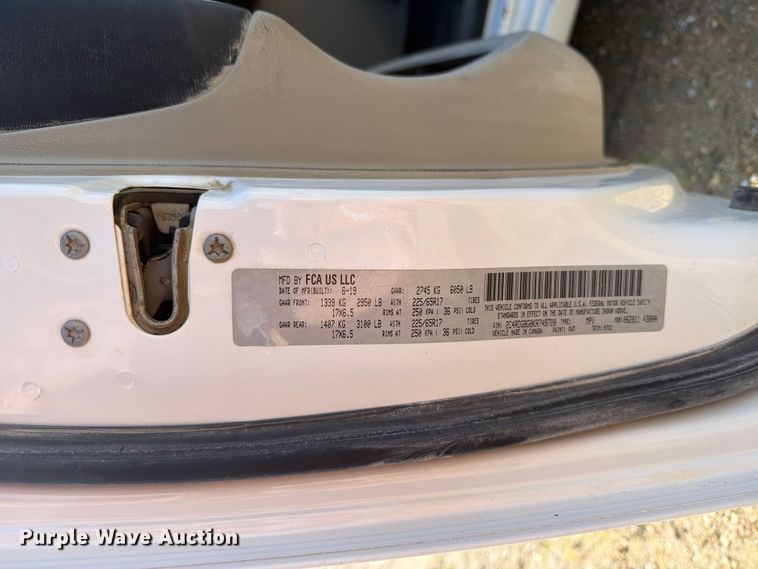 image for item FB5893 2019 Dodge Grand Caravan van