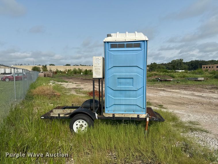 image for item FB5922 Portable toilet