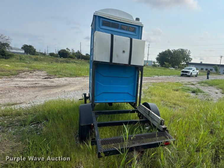 image for item FB5922 Portable toilet