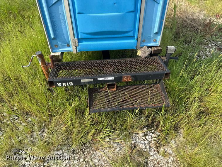 image for item FB5922 Portable toilet
