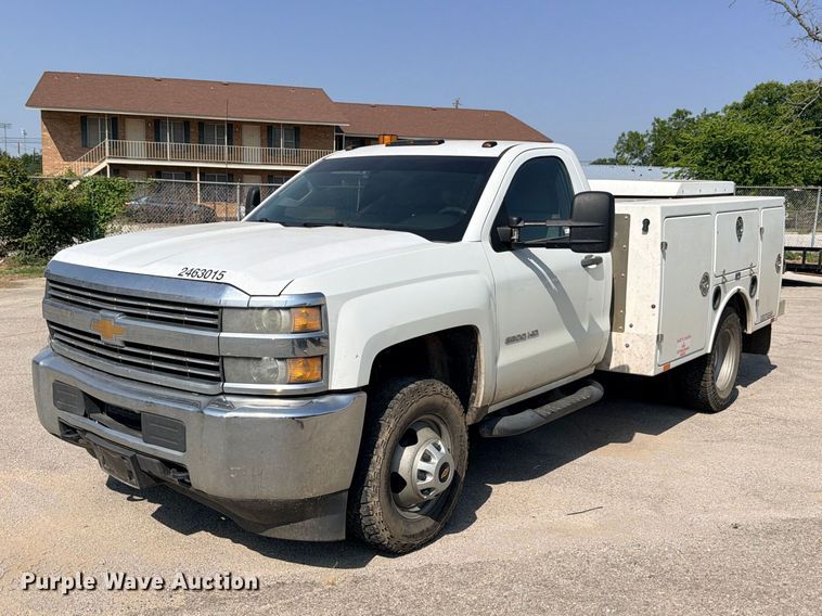 2016 Chevrolet Silverado 3500HD utility bed pickup truck