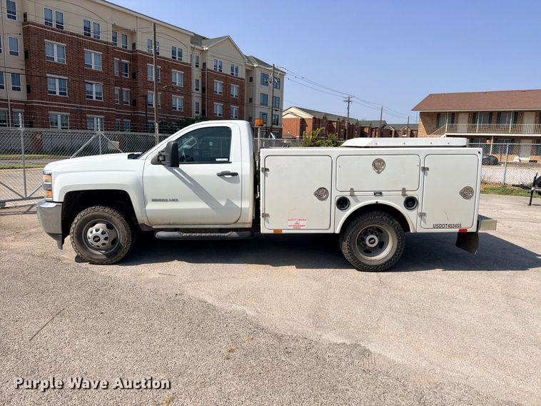 image for item FB8285 2016 Chevrolet Silverado 3500HD utility bed pickup truck