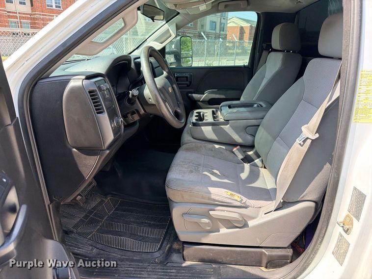 image for item FB8285 2016 Chevrolet Silverado 3500HD utility bed pickup truck