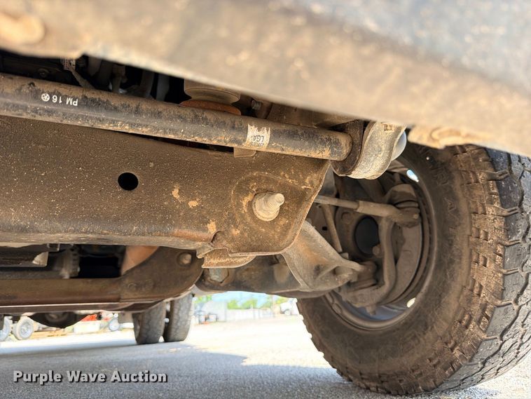 image for item FB8285 2016 Chevrolet Silverado 3500HD utility bed pickup truck