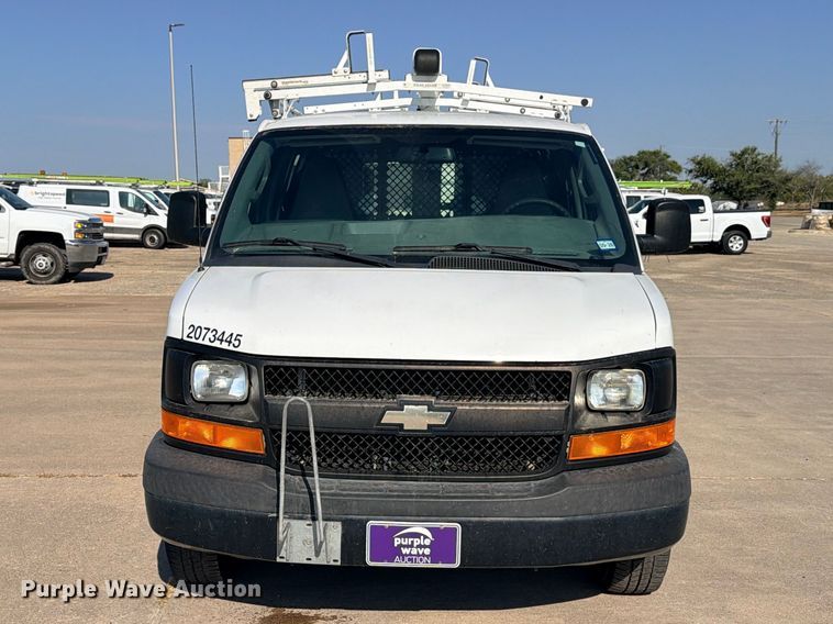 image for item FB8287 2017 Chevrolet Express 2500 van