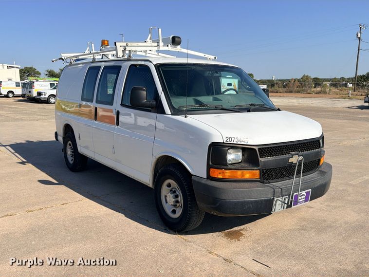 image for item FB8287 2017 Chevrolet Express 2500 van