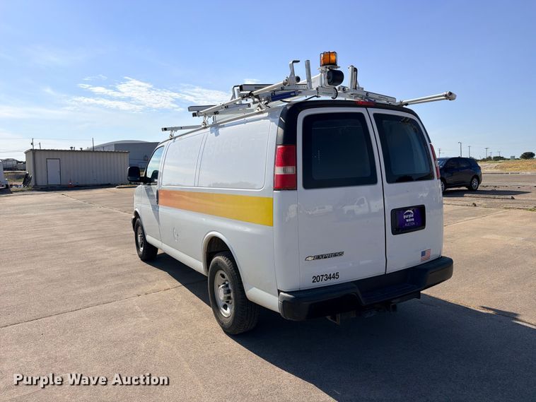image for item FB8287 2017 Chevrolet Express 2500 van