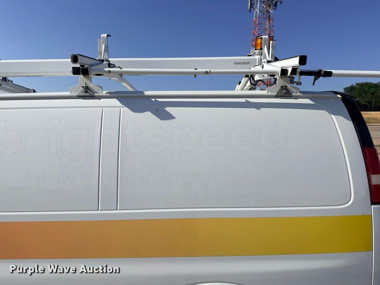 image for item FB8287 2017 Chevrolet Express 2500 van