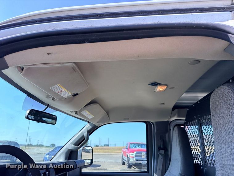 image for item FB8287 2017 Chevrolet Express 2500 van