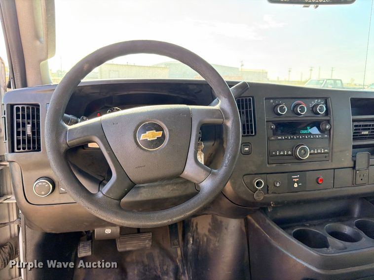 image for item FB8287 2017 Chevrolet Express 2500 van