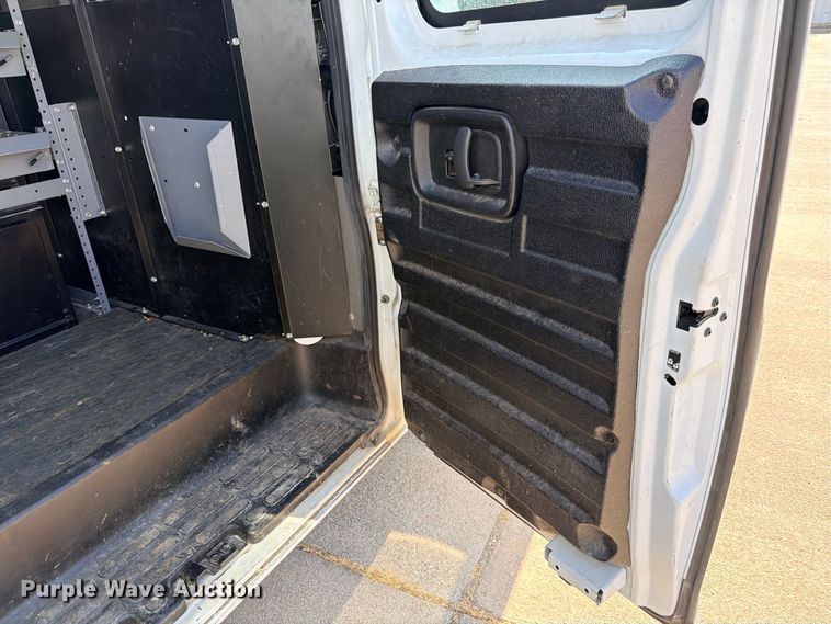image for item FB8287 2017 Chevrolet Express 2500 van