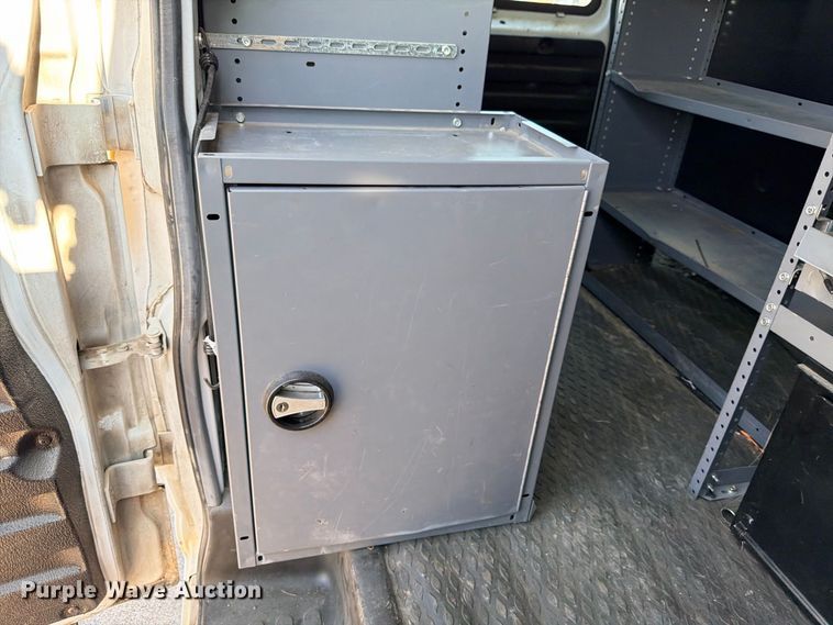 image for item FB8287 2017 Chevrolet Express 2500 van