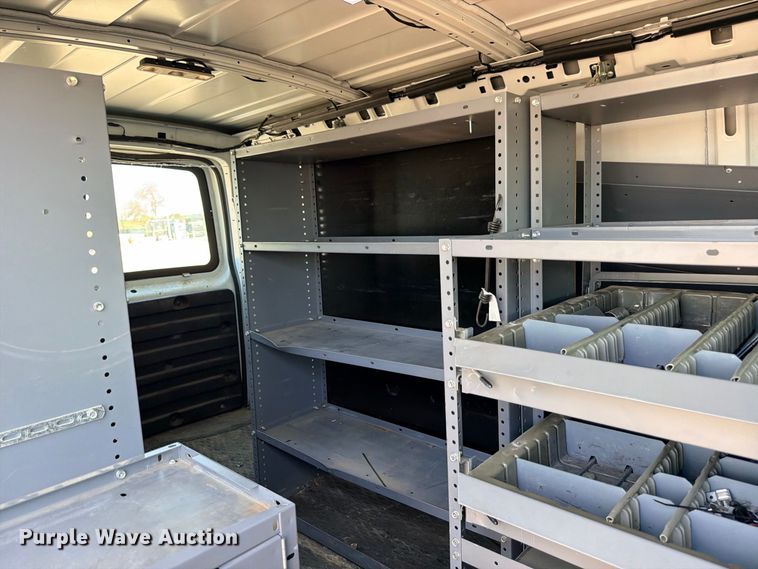 image for item FB8287 2017 Chevrolet Express 2500 van