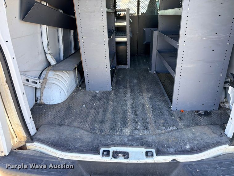 image for item FB8287 2017 Chevrolet Express 2500 van