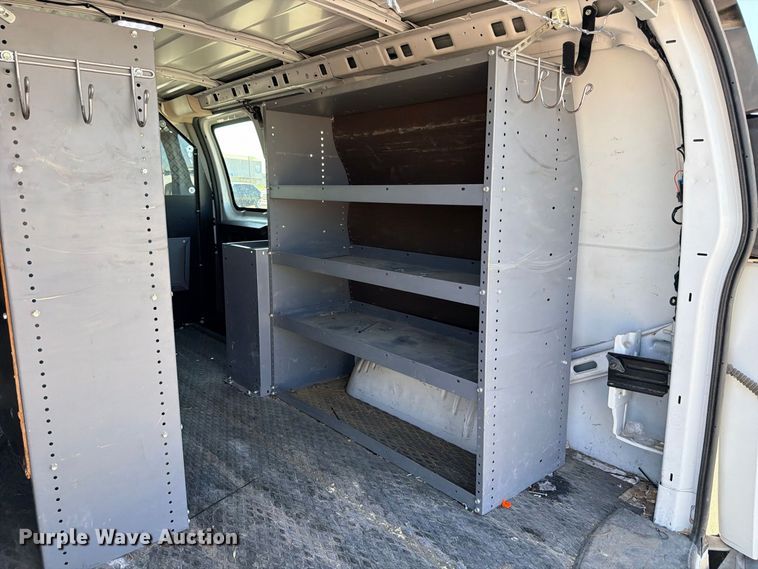 image for item FB8287 2017 Chevrolet Express 2500 van