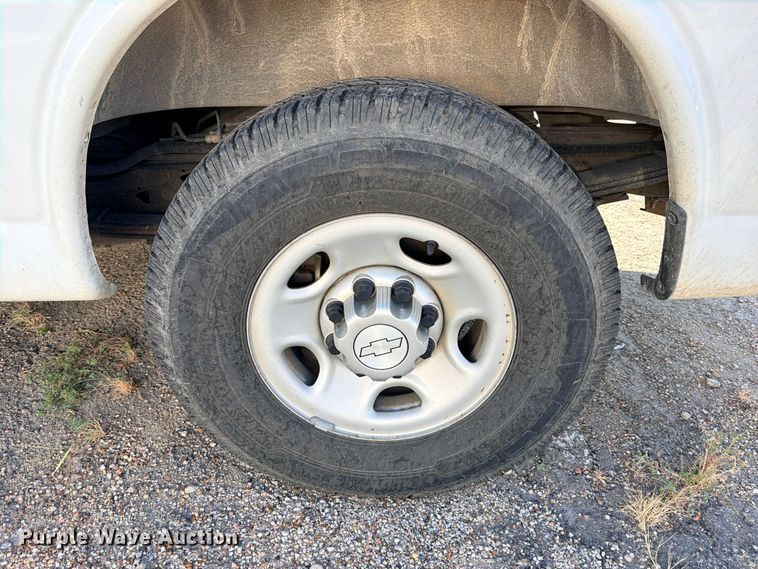 image for item FB8287 2017 Chevrolet Express 2500 van