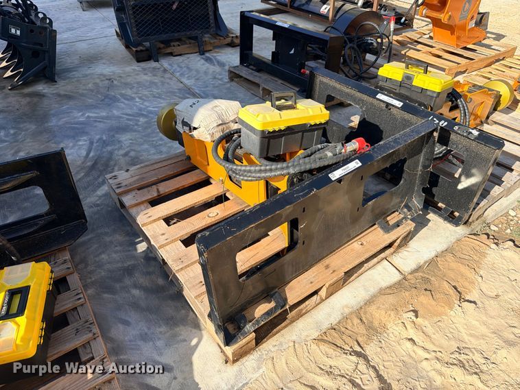 image for item FB8297 2026 Giyi D680 skid steer post driver