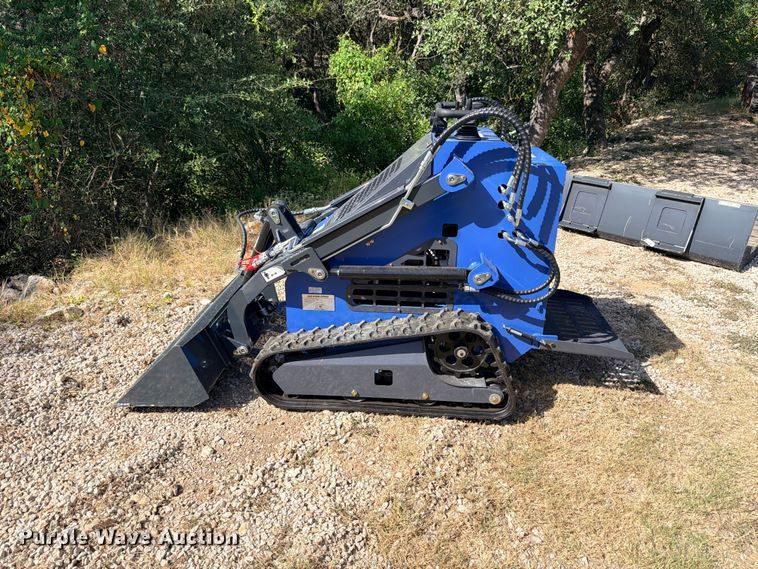 image for item FB8304 2026 ZJG ZJ-380 compact utility loader