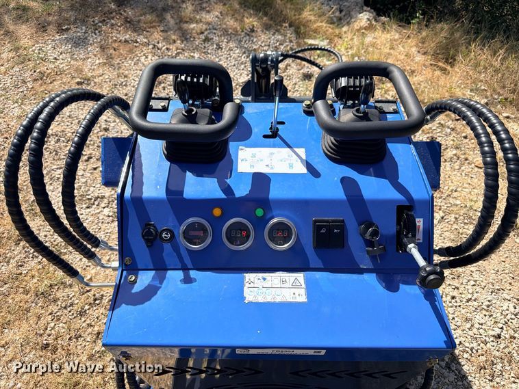 image for item FB8304 2026 ZJG ZJ-380 compact utility loader