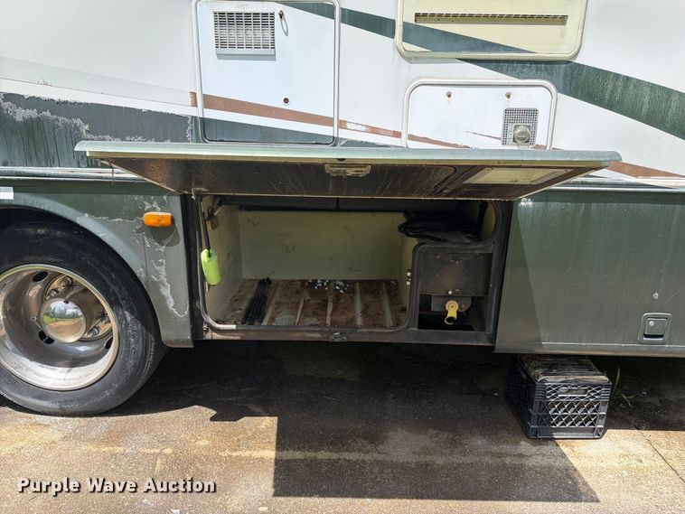image for item FC3229 1999 Holiday Rambler Freightliner Xc Chassis RV