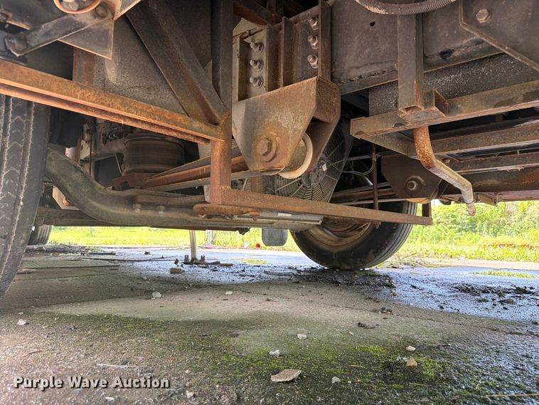 image for item FC3229 1999 Holiday Rambler Freightliner Xc Chassis RV