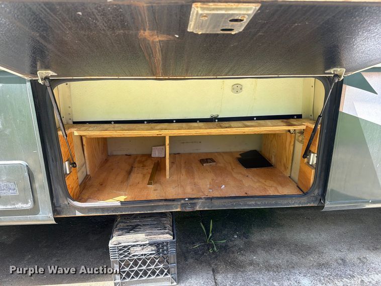 image for item FC3229 1999 Holiday Rambler Freightliner Xc Chassis RV