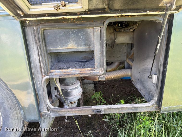 image for item FC3229 1999 Holiday Rambler Freightliner Xc Chassis RV