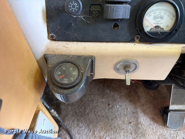 image for item FC3229 1999 Holiday Rambler Freightliner Xc Chassis RV