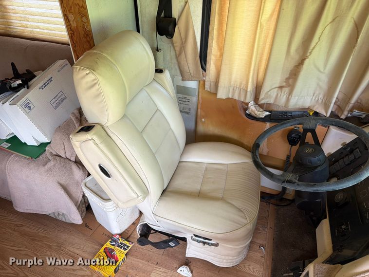 image for item FC3229 1999 Holiday Rambler Freightliner Xc Chassis RV