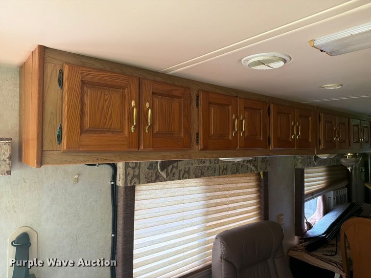 image for item FC3229 1999 Holiday Rambler Freightliner Xc Chassis RV
