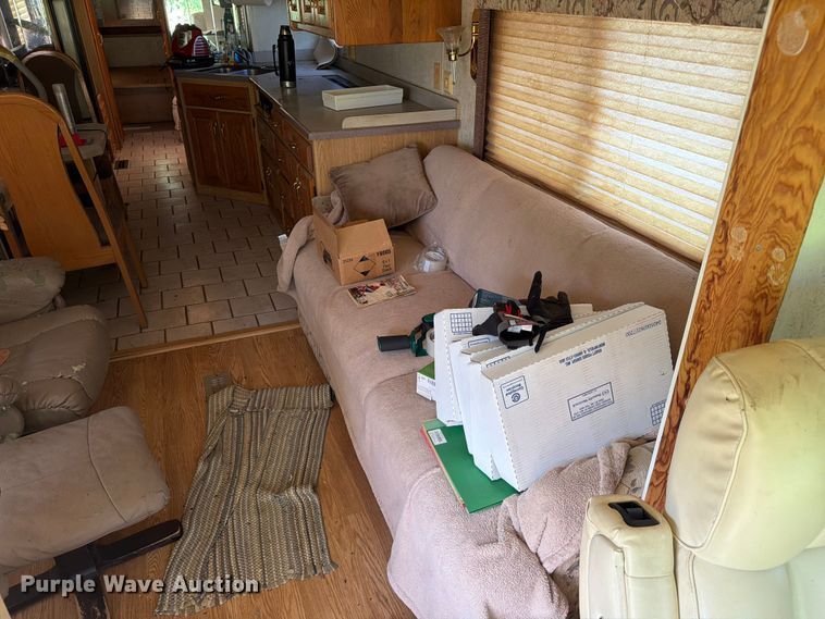 image for item FC3229 1999 Holiday Rambler Freightliner Xc Chassis RV