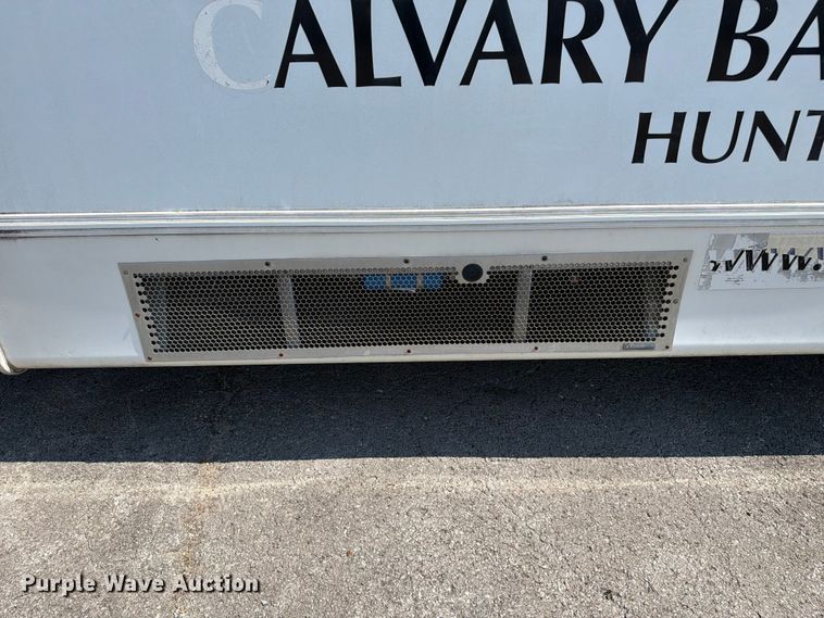 image for item FC3267 2005 Starcraft Ford E450 Super Duty shuttle bus